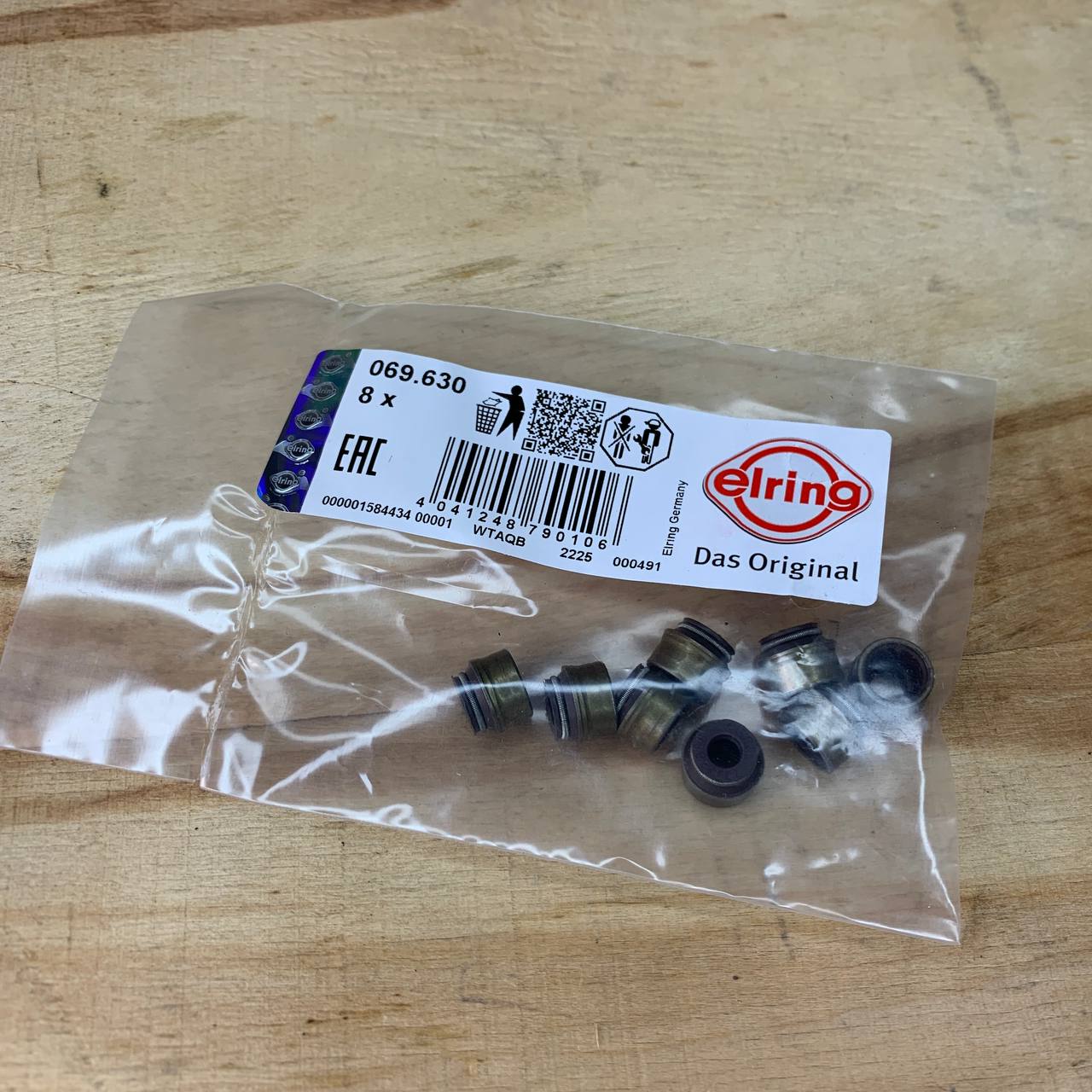 JUEGO DE GOMAS DE VÁLVULAS 6 MM (8 UNDS)