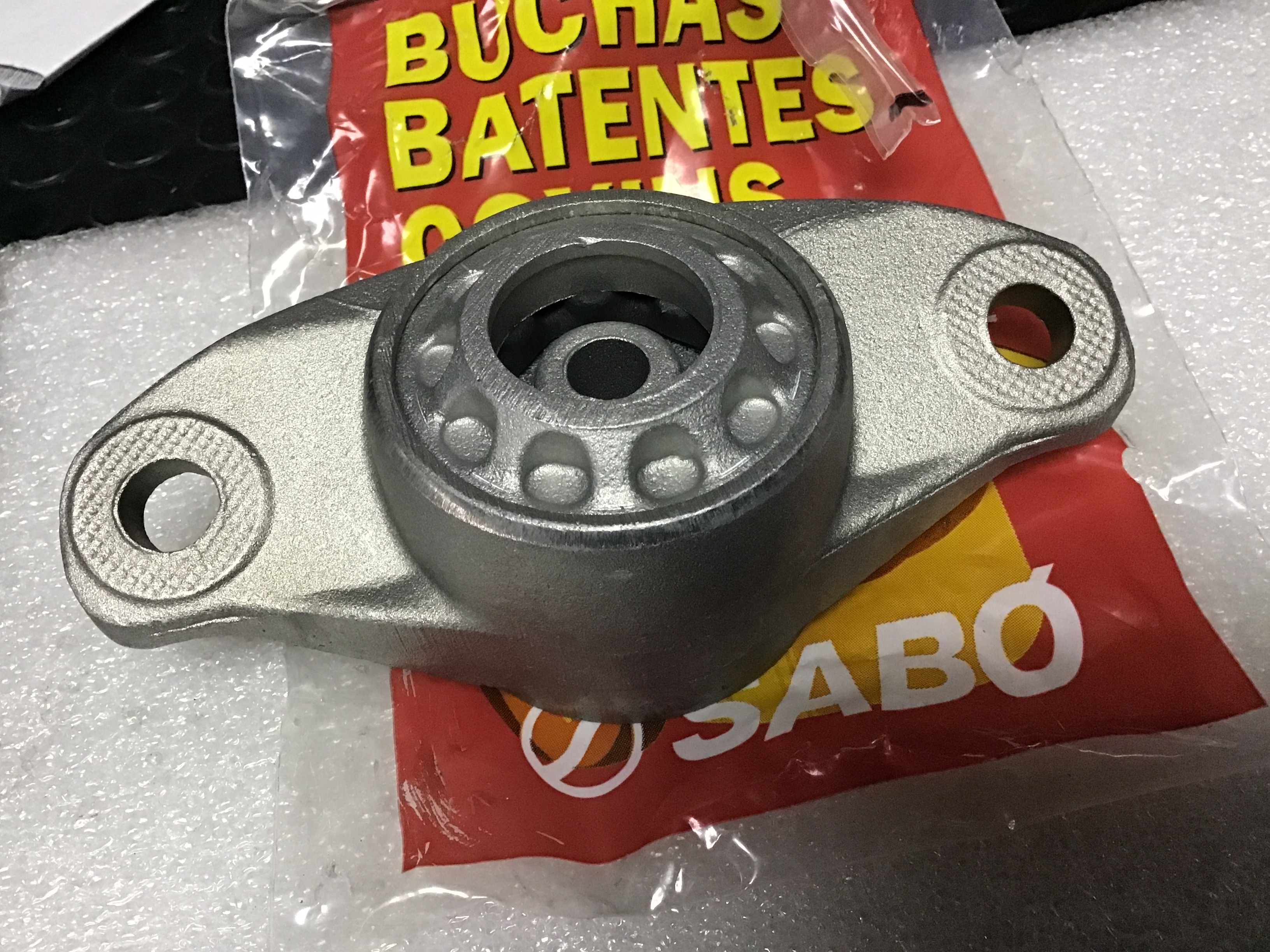 BASE DE AMORTIGUADOR TRASERA 