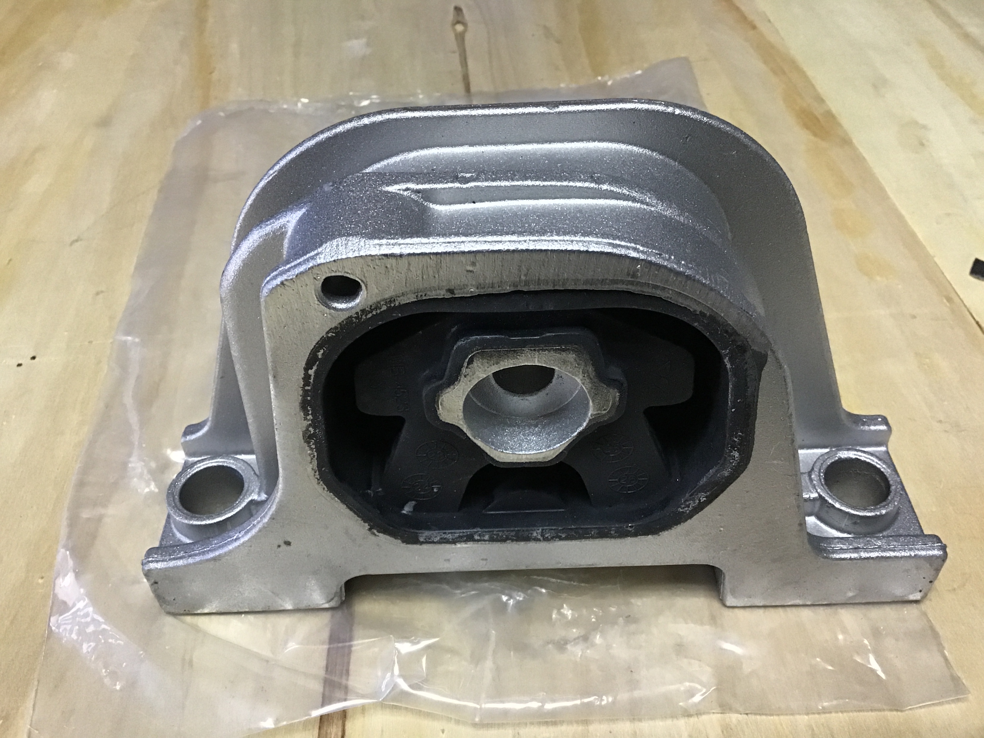 BASE DE MOTOR DERECHA ALUMINIO