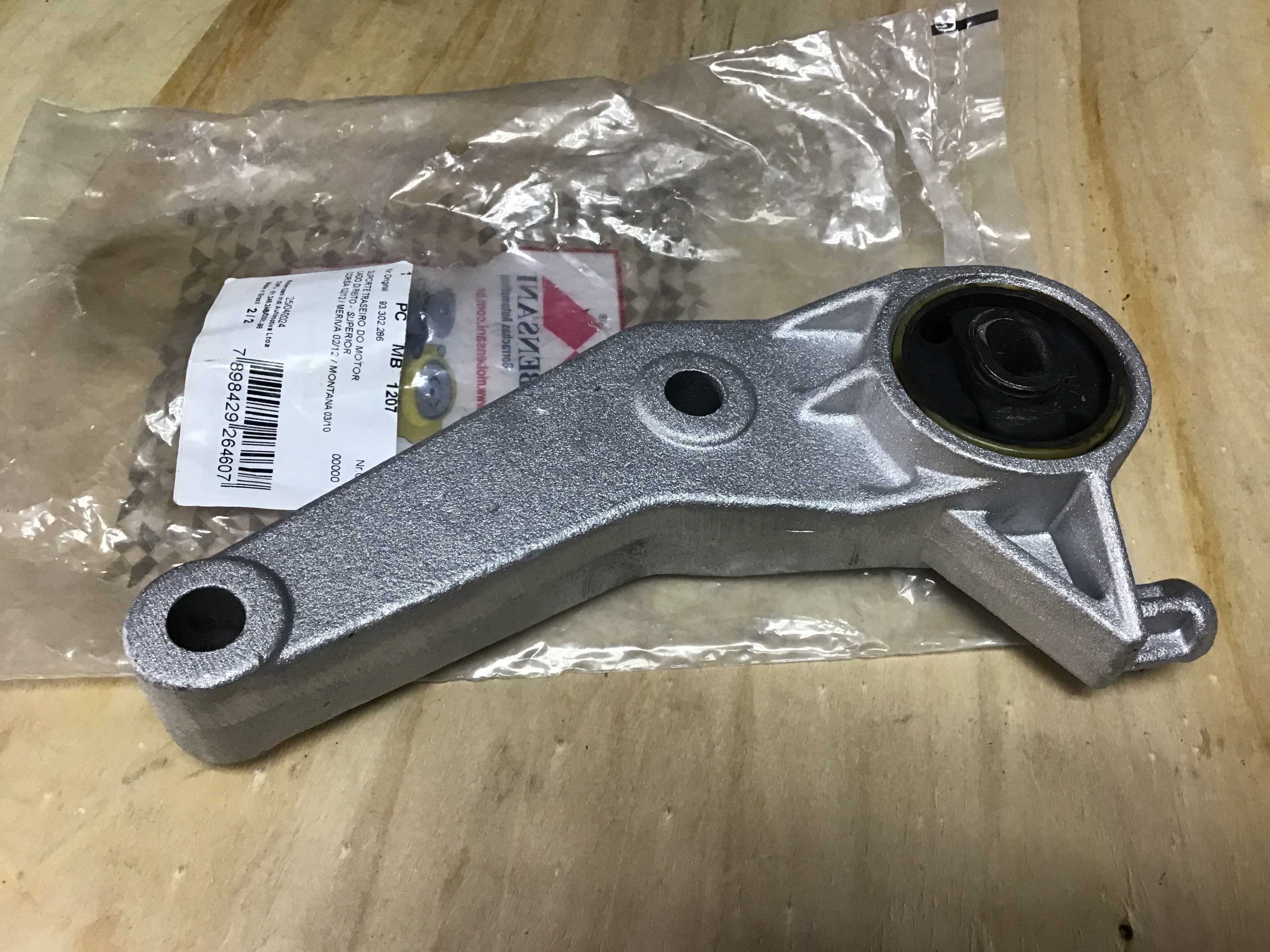 BASE DE MOTOR DERECHA SUPERIOR