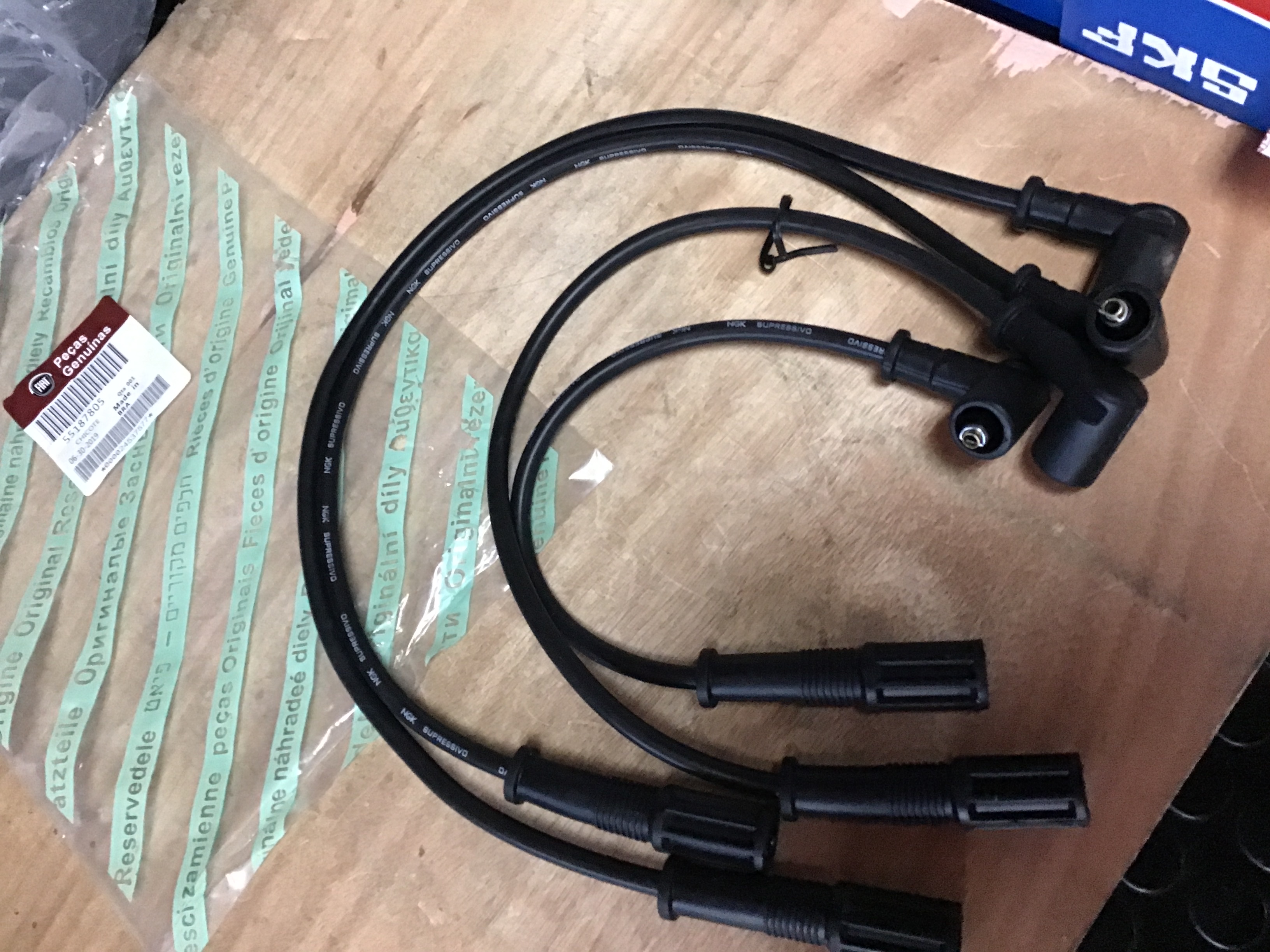 JUEGO DE CABLES DE BUJIAS 