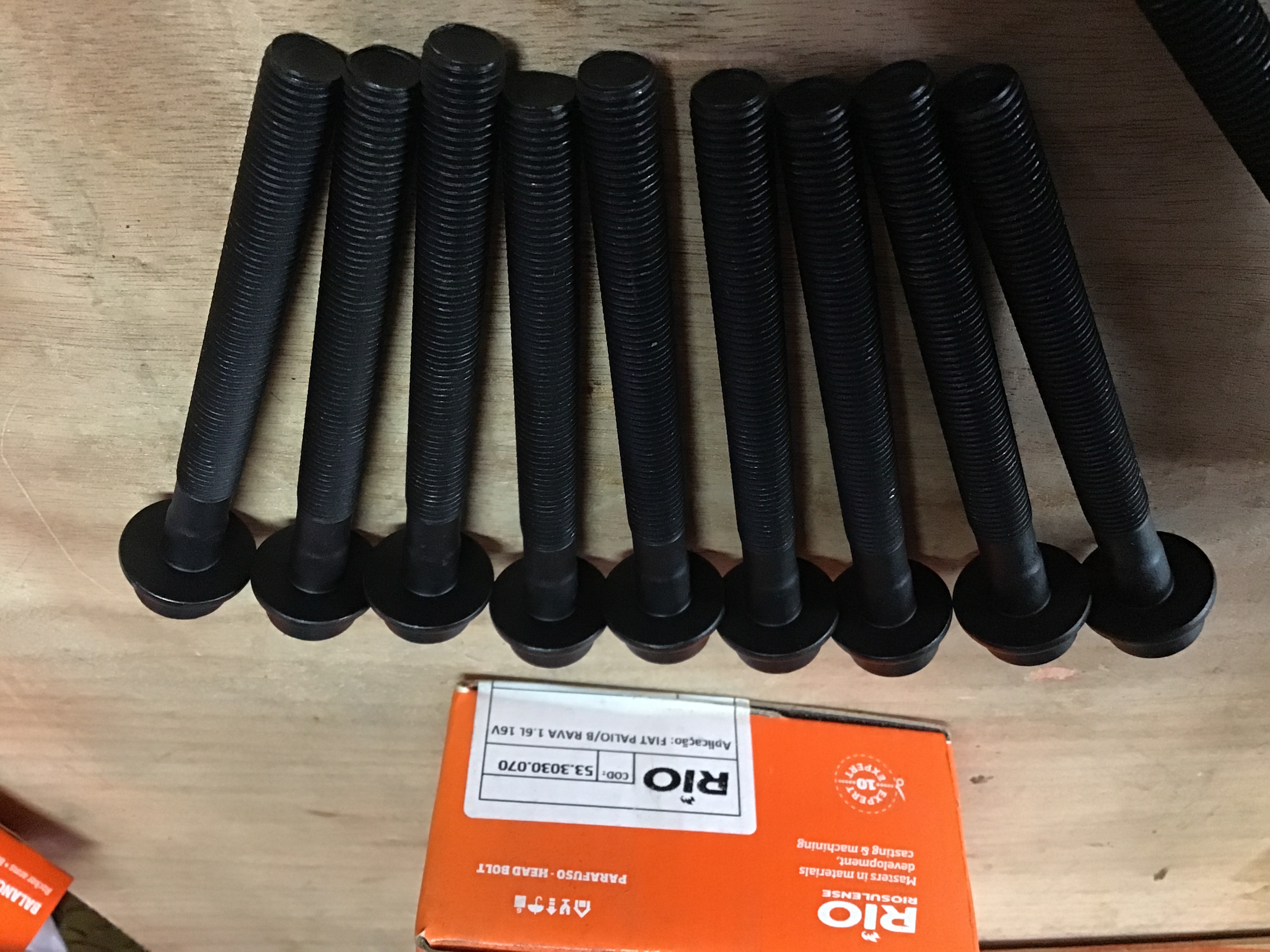 JUEGO DE TORNILLOS DE CAMARA (10 UNDS)